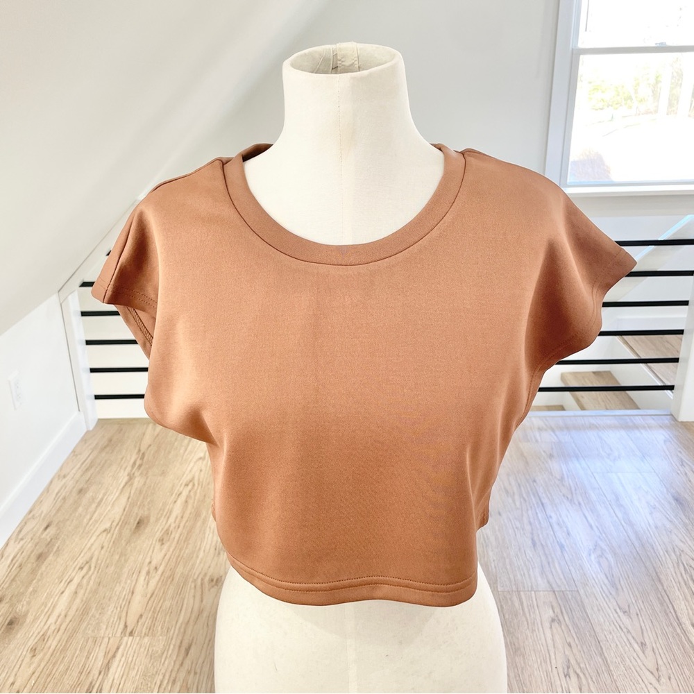 Cropped  M brown, short sleeve, crewneck crop top